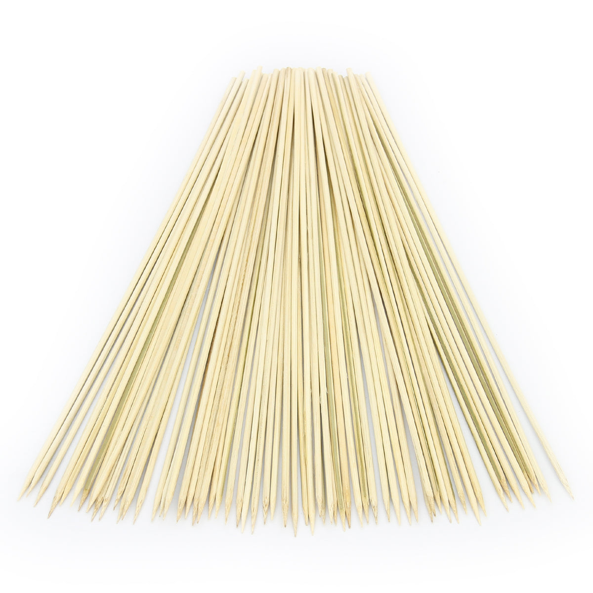 Palitos de madeira naturais, finos e longos, dispostos em um leque, com textura lisa e cor amarelada, ideais para churrasco ou aperitivos