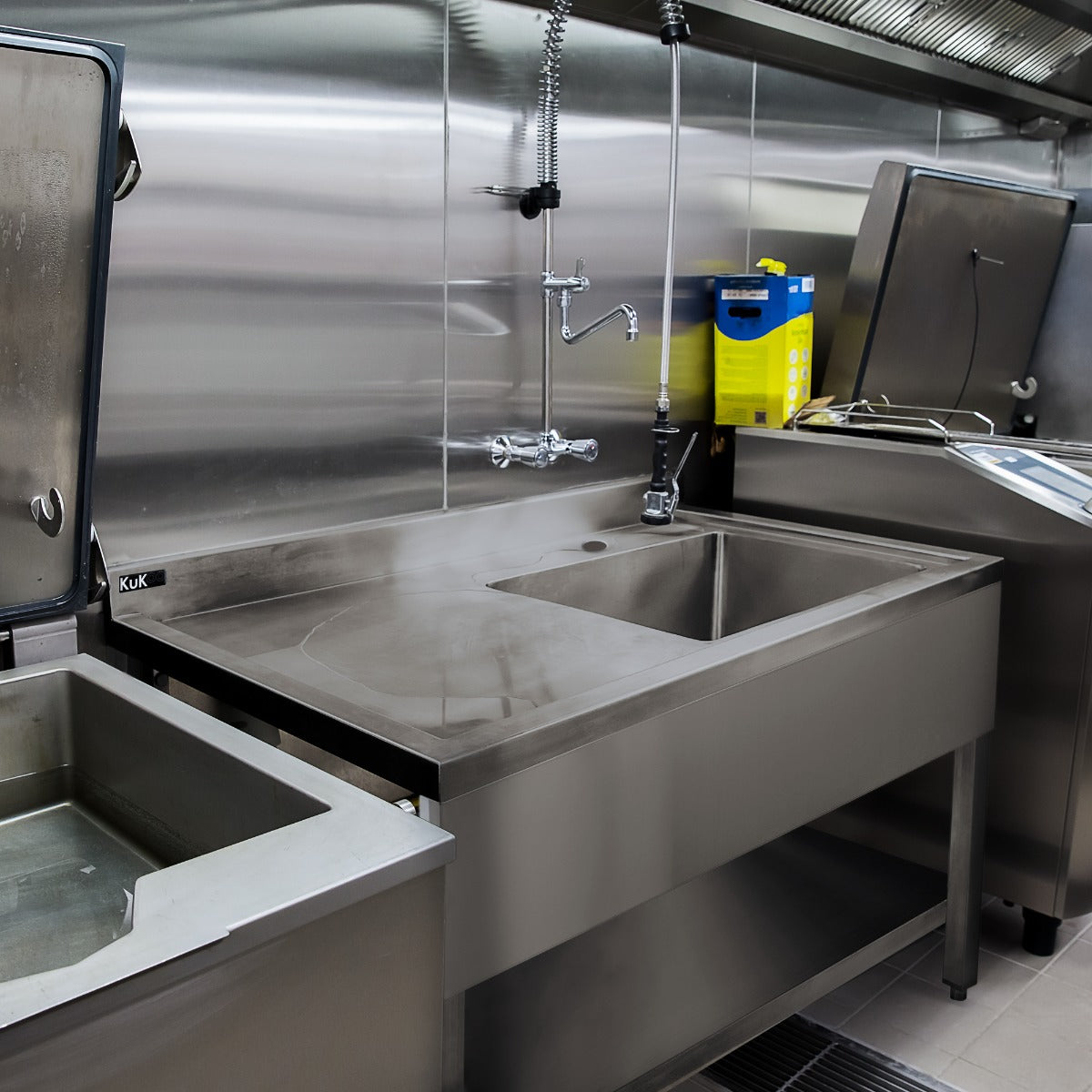 Pia de cozinha KuKoo em aço inoxidá vel - escorredor esquerdo