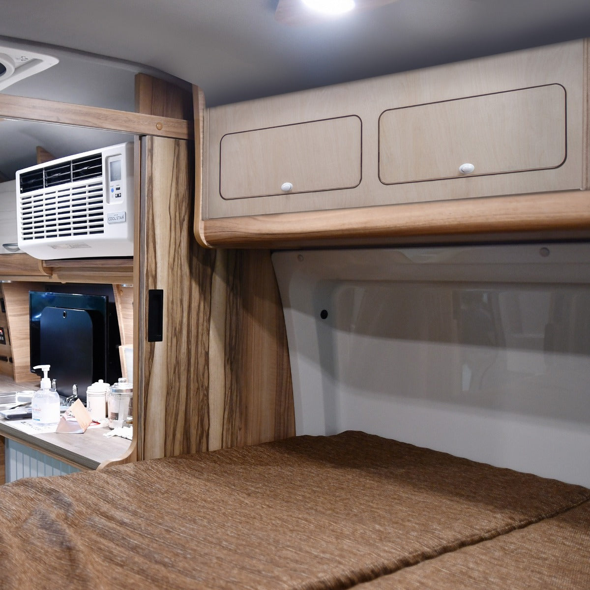 Gabinete elevado para motorhome ? 80cm x 35cm x 35cm