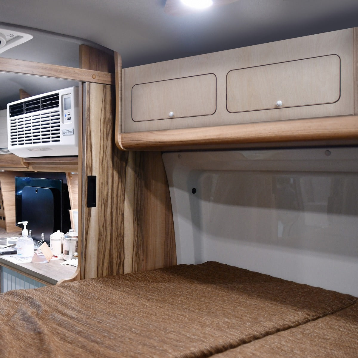 Gabinete elevado para motorhome ? 80cm x 25cm x 25cm