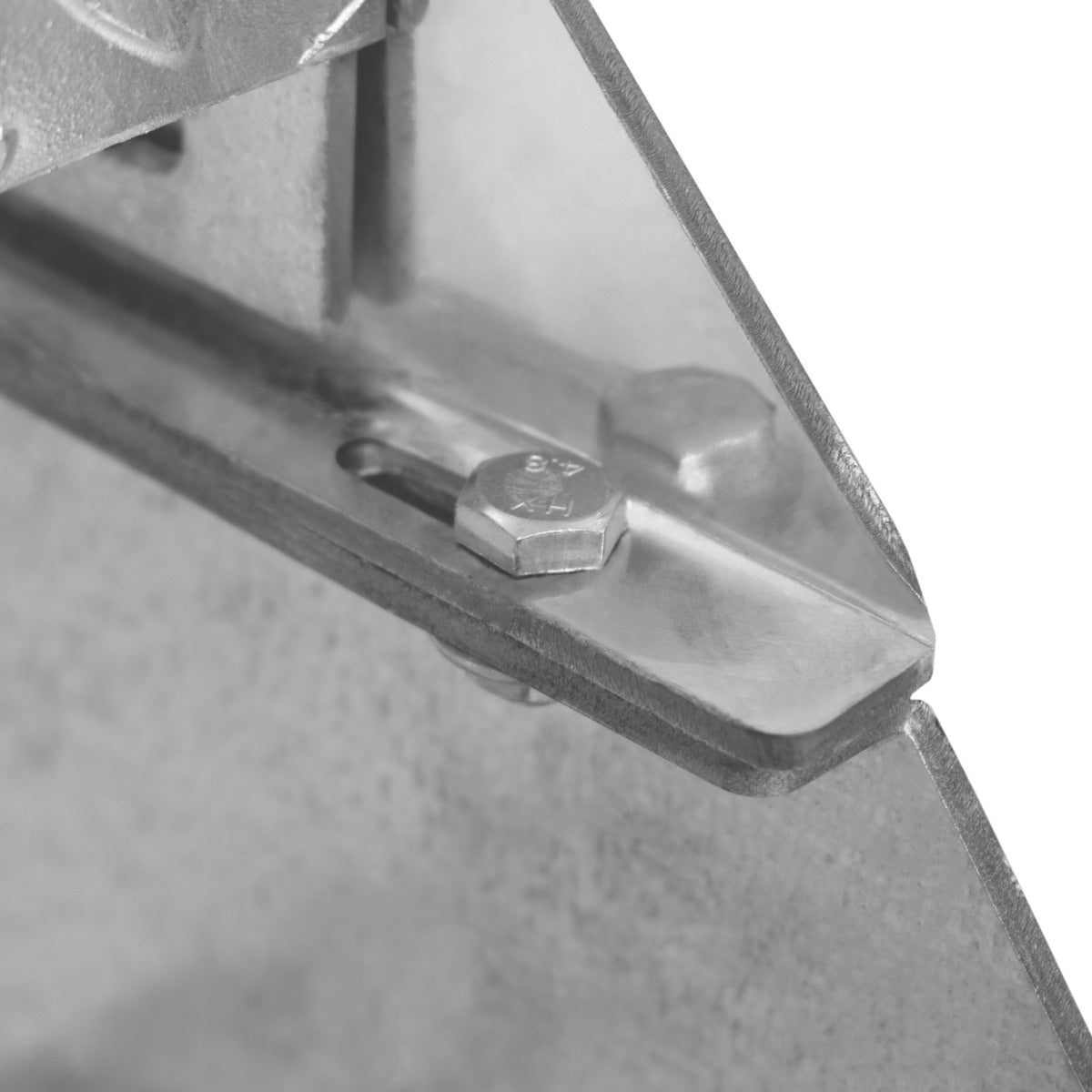 Degrau adicional de aço galvanizado ? 900 mm de largura