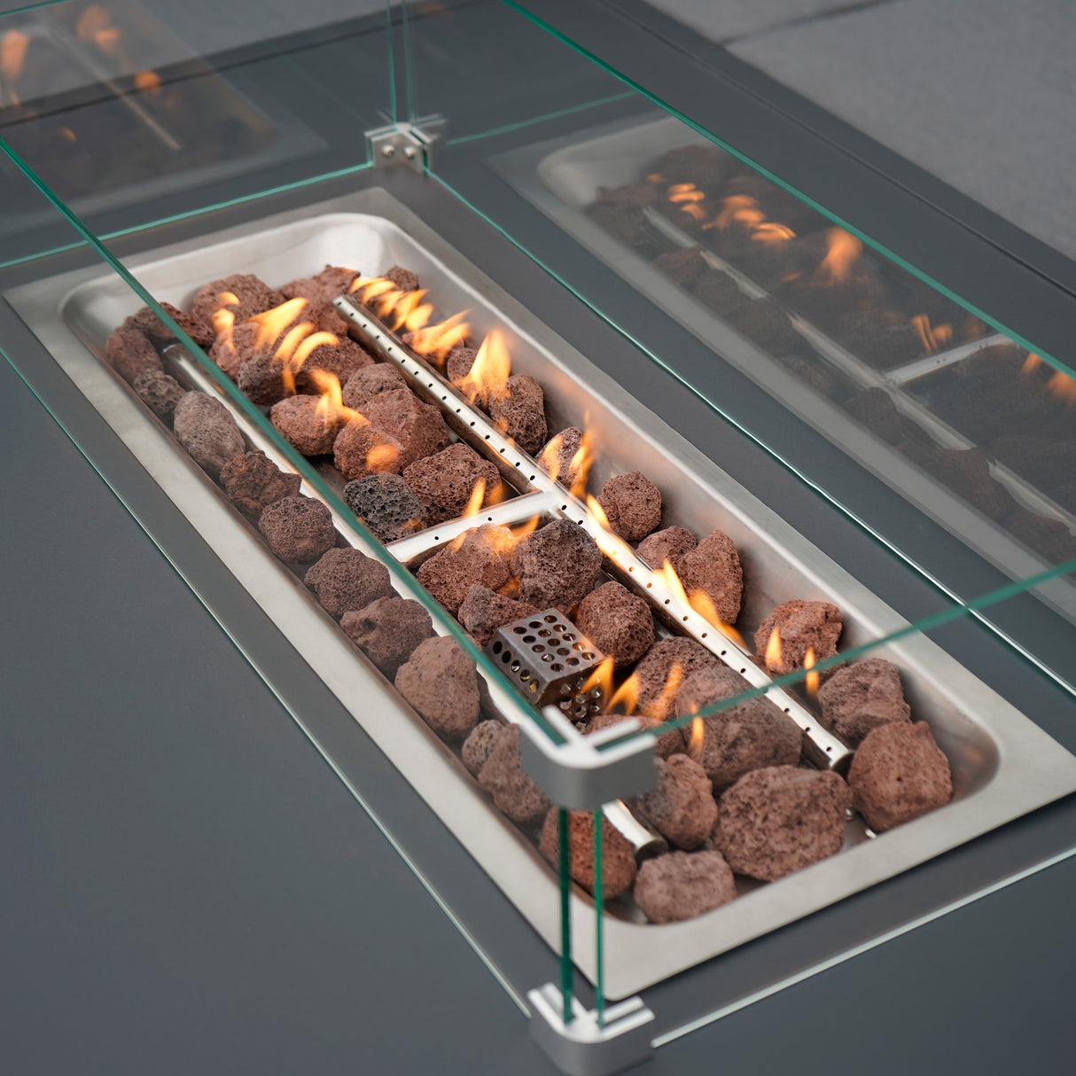 Conjunto de Móveis de Jardim Cinza com Lareira - Cinza