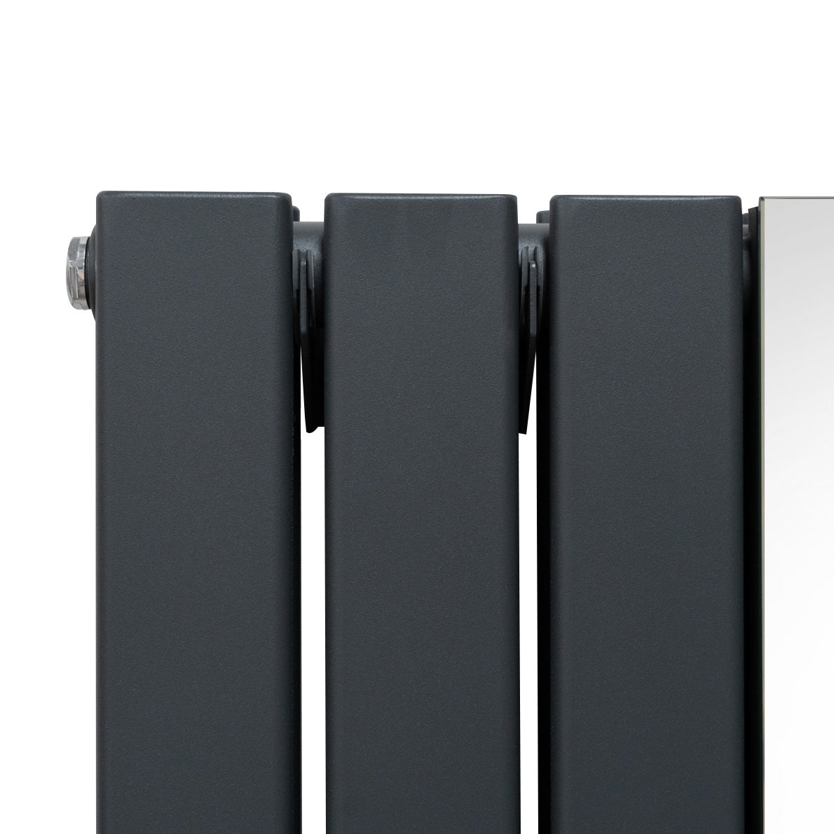 Radiador de espelho plano cinza antracite, com acabamento texturizado, medindo 1800 mm x 425 mm, ideal para ambientes modernos