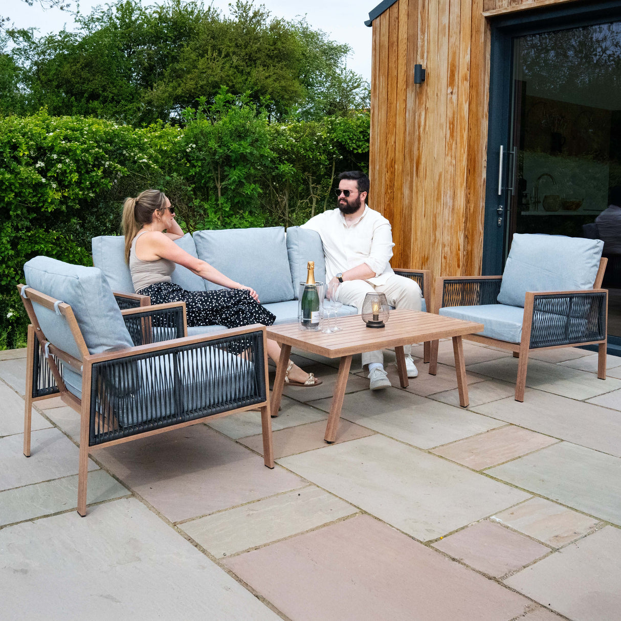 Conjunto de jardim de alumínio - 5 lugares (4 peças) | Efeito madeira