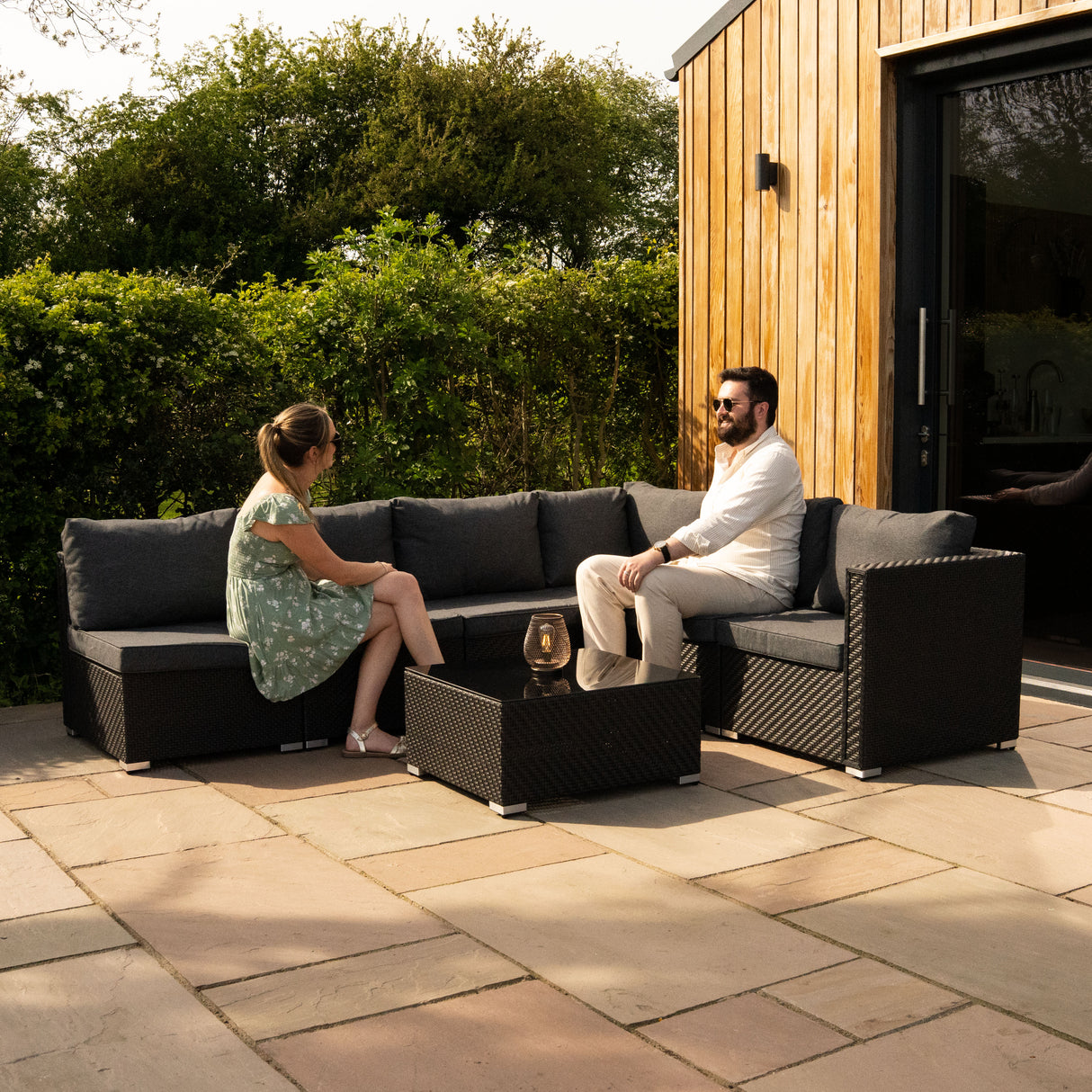 Conjunto Modular de Móveis de Pátio de Ratã - Preto | 7 Peças