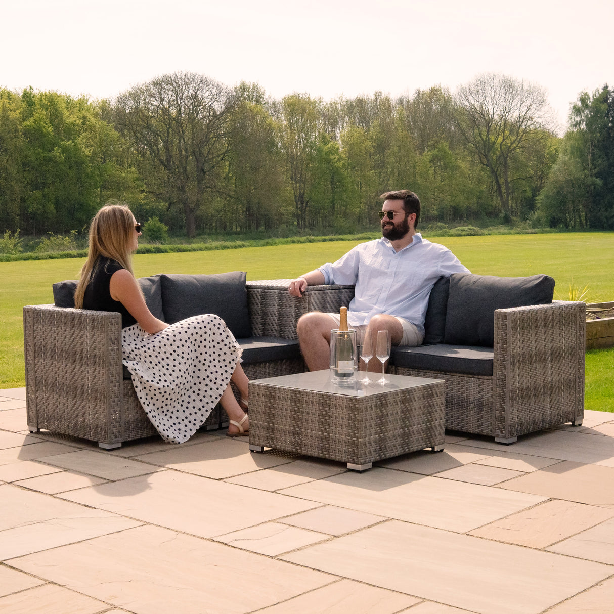 Conjunto Modular de Ratán (6 peças) com Caixa de Armazenamento 700L (Cinza)