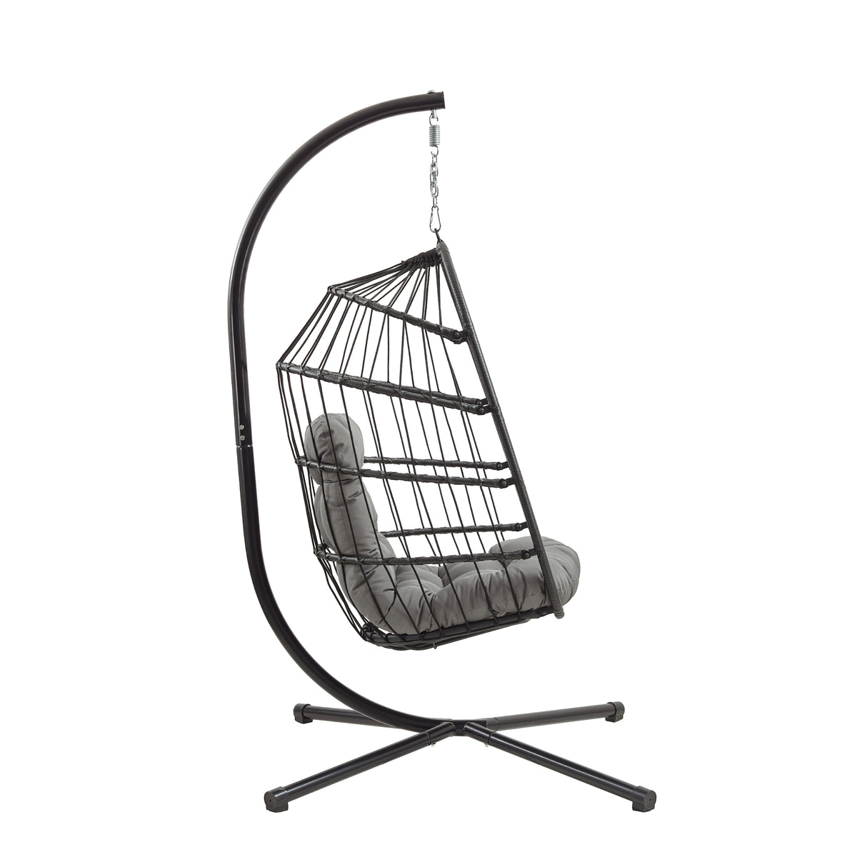 Cadeira suspensa tipo ovo em rattan preto, com estrutura metálica, almofada cinza e design moderno e aconchegante para ambientes internos e externos