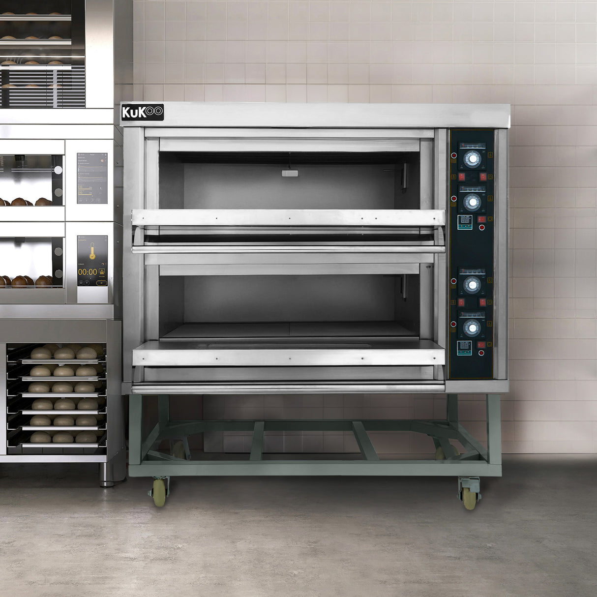 Forno comercial grande para pizza KuKoo em aço inox, com duas câmaras, prateleiras ajustáveis e painel de controle azul e preto