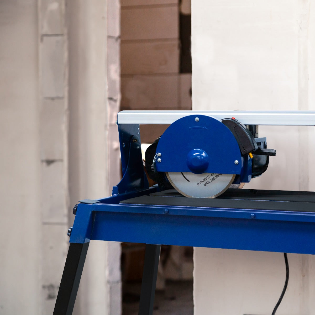 Má quina de corte elétrica 720mm da telha do banco molhado do cortador da telha 800W