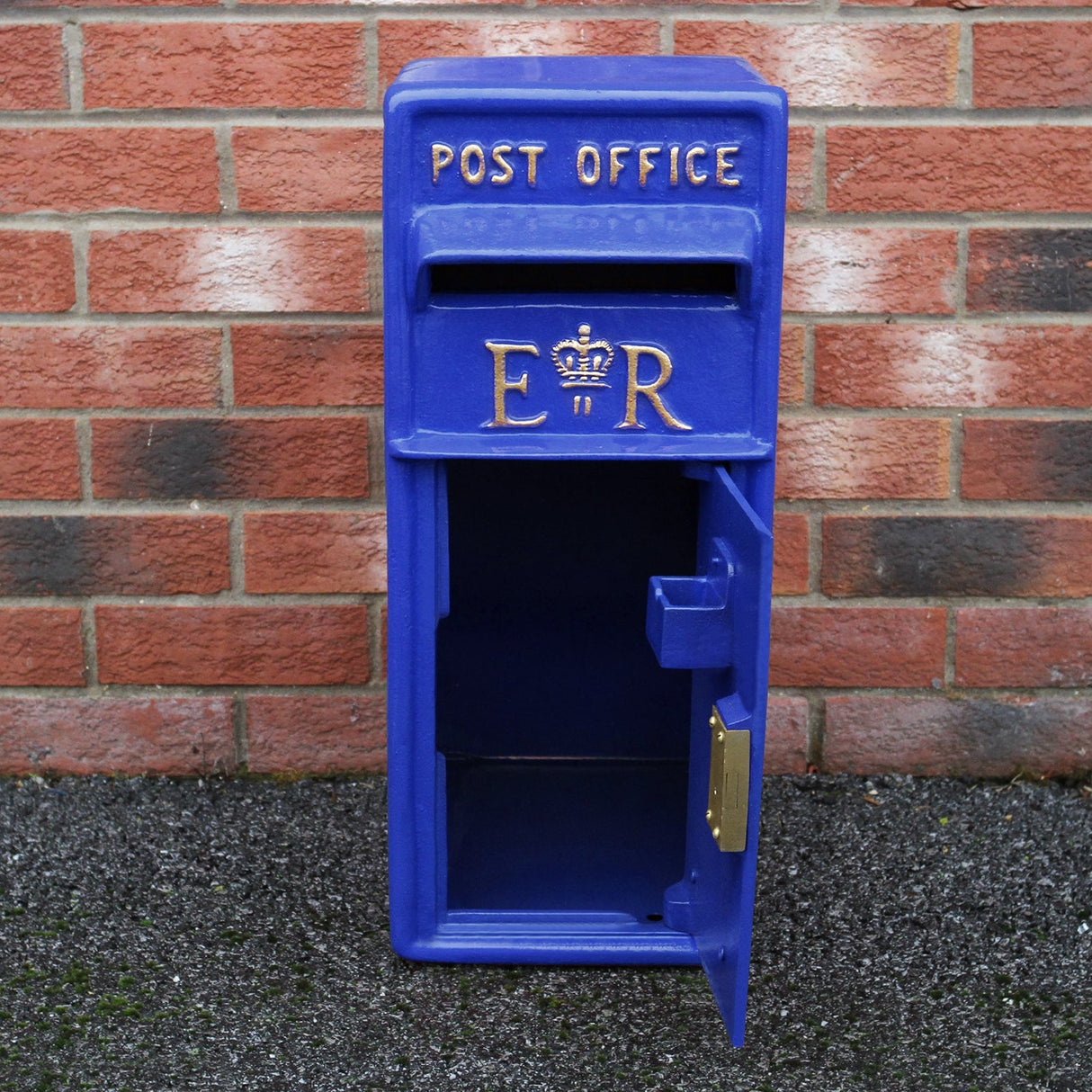 Suporte de chão e parede em ferro fundido azul escocés Royal Mail Letterbox