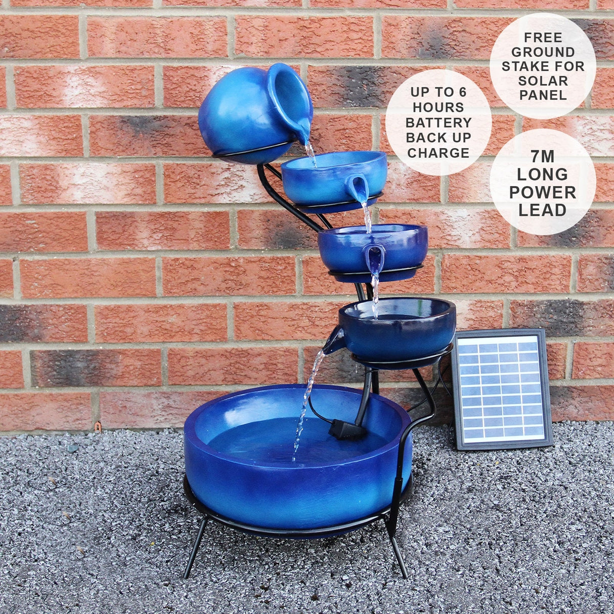 Fonte de á gua azul movida a energia solar, jardim, cascata, pá tio em camadas