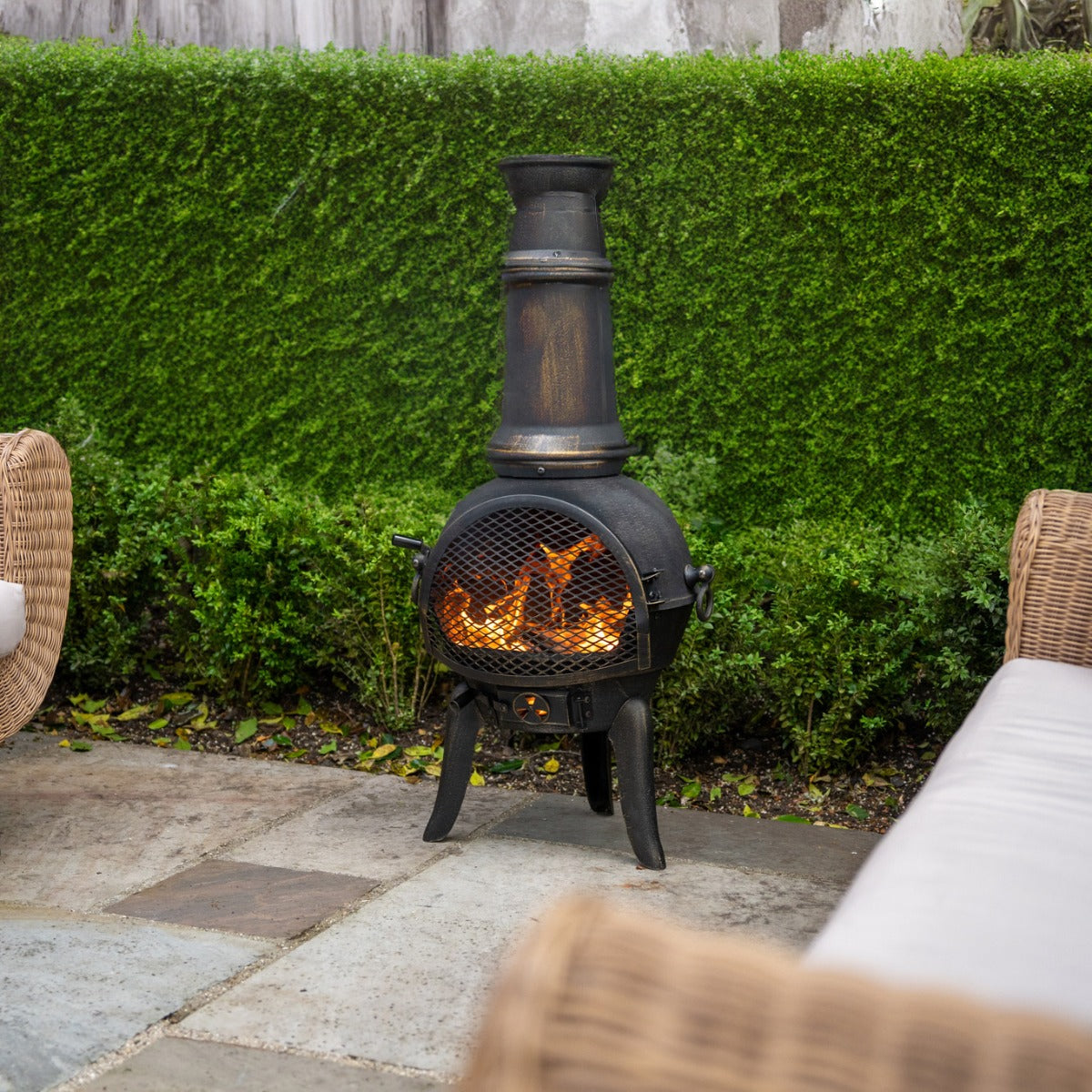 Lareira de jardim em ferro fundido