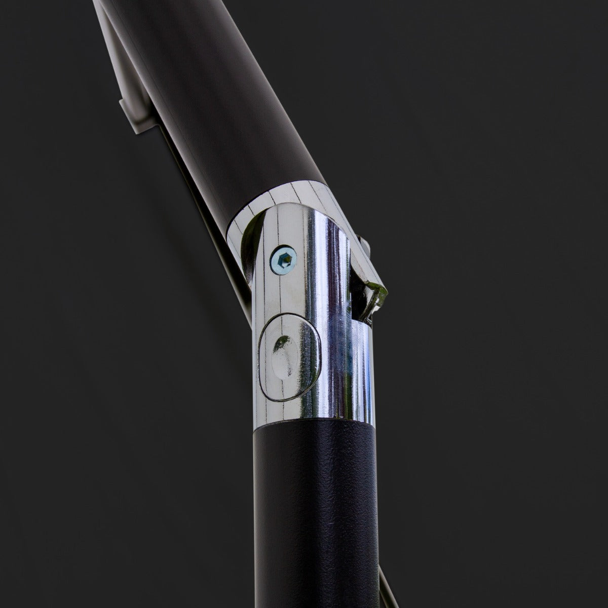 Guarda-chuva Cantilever Incliná vel de 2,7m com Luzes LED - Preto