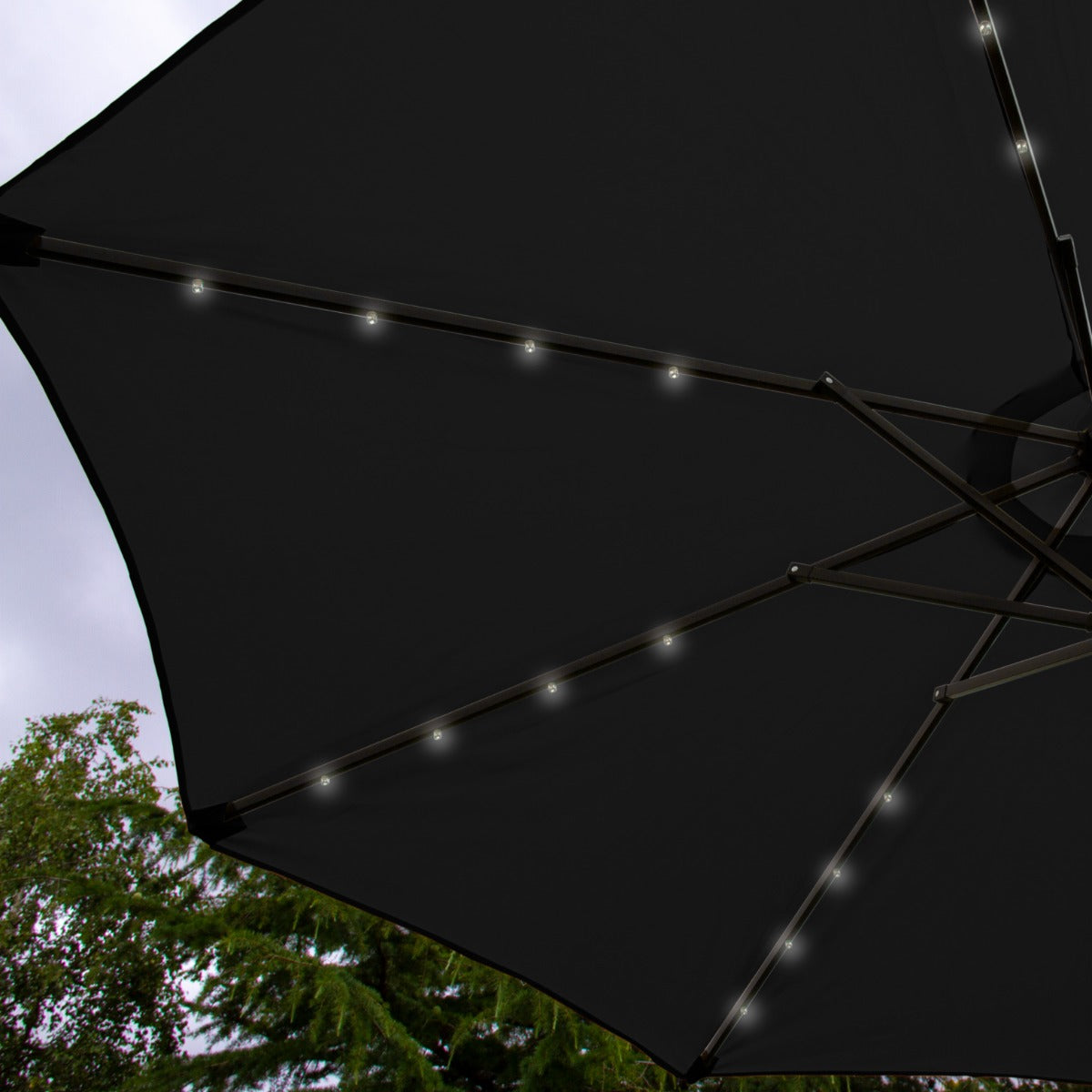 Guarda-chuva Cantilever Incliná vel de 2,7m com Luzes LED - Preto