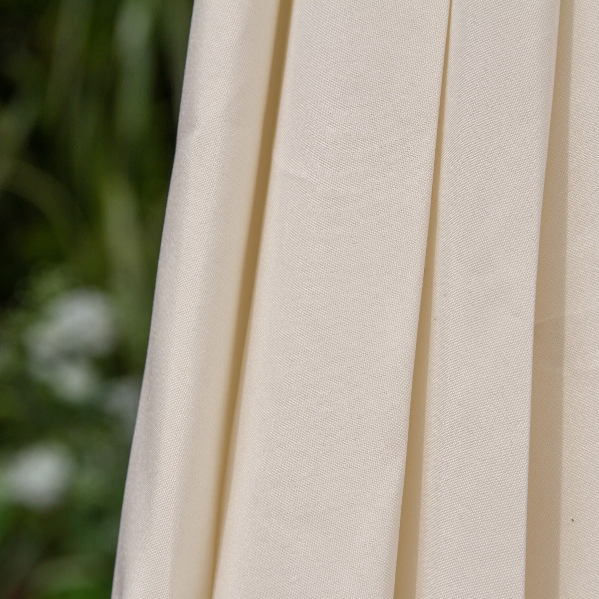 Guarda-chuva cantilever incliná vel de 2,7 m com luzes LED - Creme