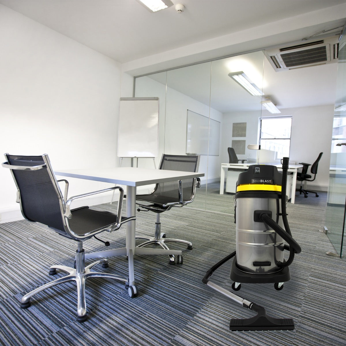 Aspirador comercial MAXBLAST de 60 litros