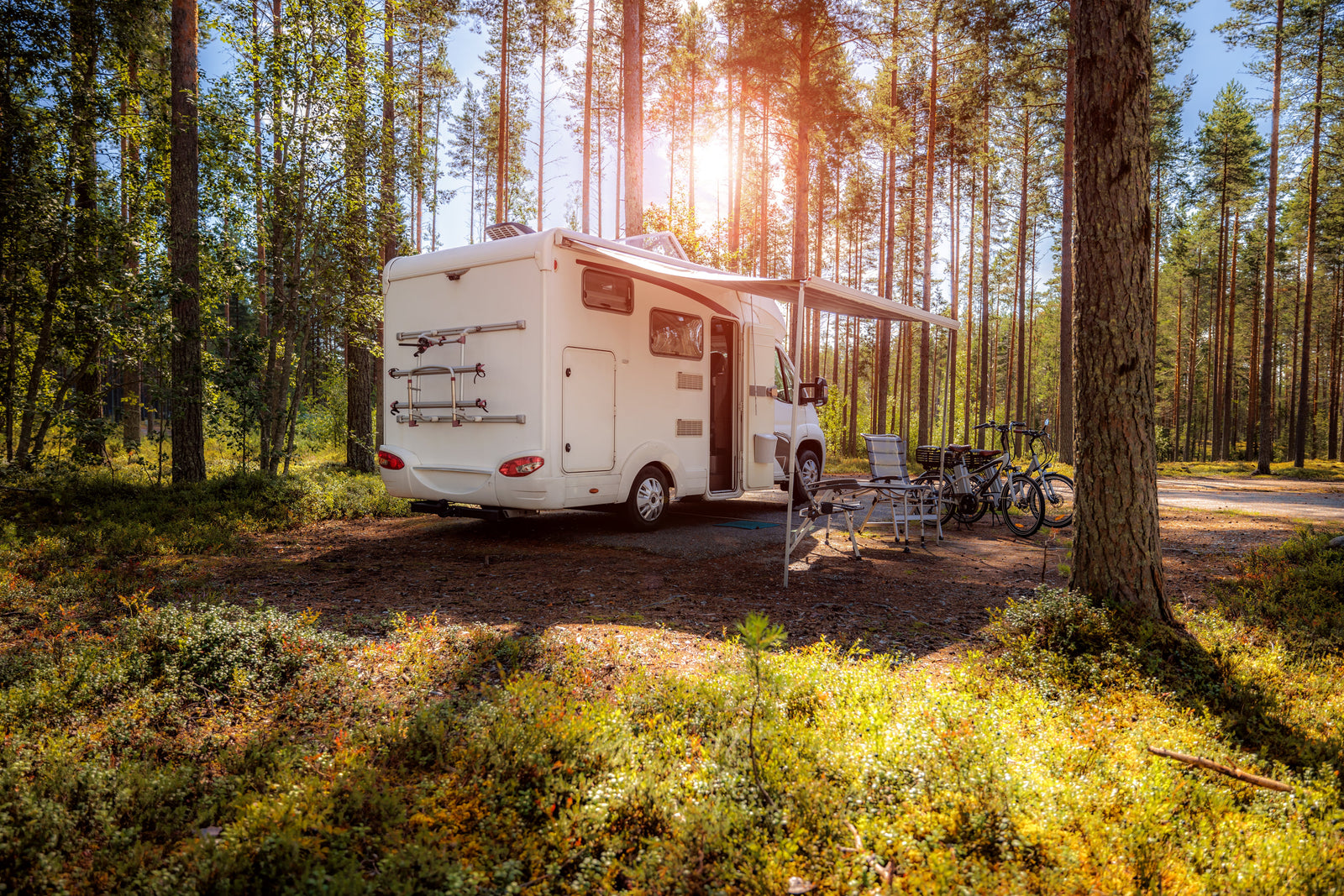 Aproveite o Fim do Verão: 5 Melhorias Essenciais para Aventuras Inesquecíveis no Motorhome