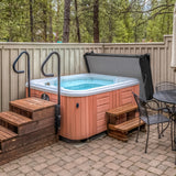 Cobertura preta para jacuzzi 2m x 2m, feita de material resistente, com textura lisa, ideal para proteção e estilo ao ar livre