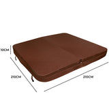 Cobertura castanha para jacuzzi, medindo 2,1m x 2,1m, com textura suave e resistente, ideal para proteção e conforto