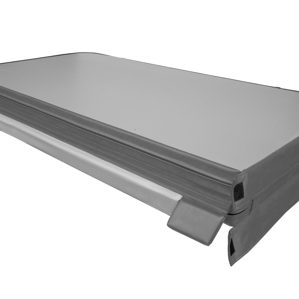 Tampa de proteção cinza para mesa, com bordas arredondadas e textura lisa, ideal para manter a superfície limpa e segura
