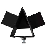 Rachador de lenha 15T em formato triangular, com acabamento preto, material metálico resistente e bordas angulares para eficiência no corte