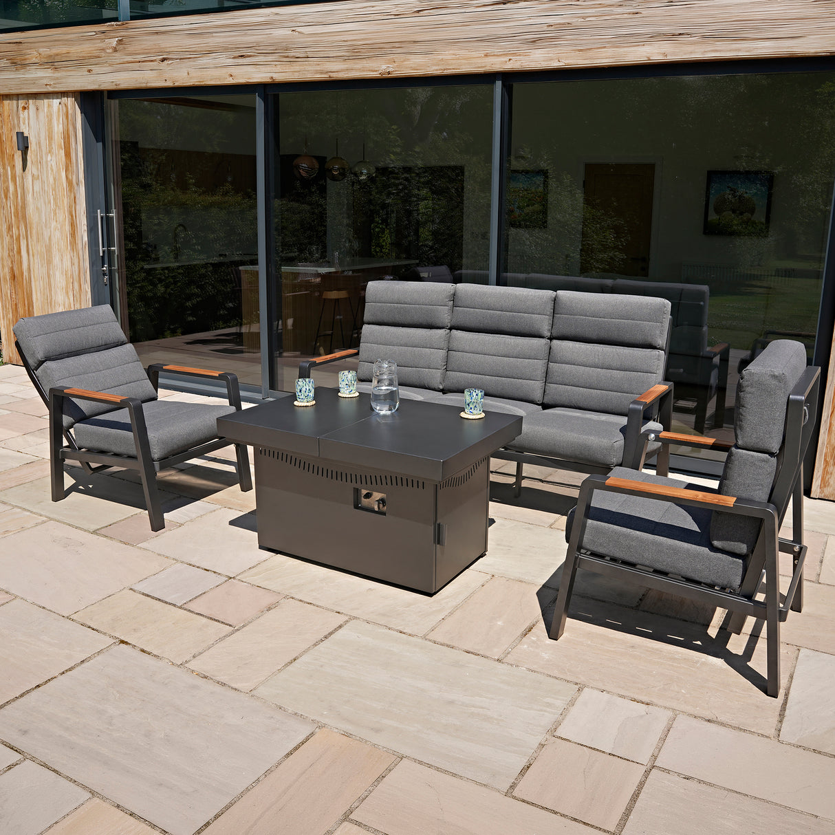 Conjunto de Jardim Reclinável para 5 Pessoas com Mesa Lareira