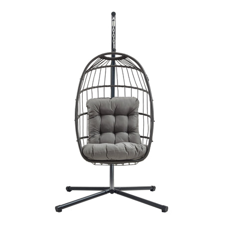 Cadeira suspensa tipo ovo em rattan preto, com estrutura metálica e almofada cinza acolchoada, ideal para relaxar e decorar ambientes