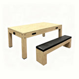Mesa de jogos em carvalho claro com banco estofado em preto, ideal para atividades recreativas e sociais, com design moderno e funcional