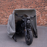 Garagem dobrável cinza para moto, com estrutura resistente, proteção contra intempéries e design prático para armazenamento seguro