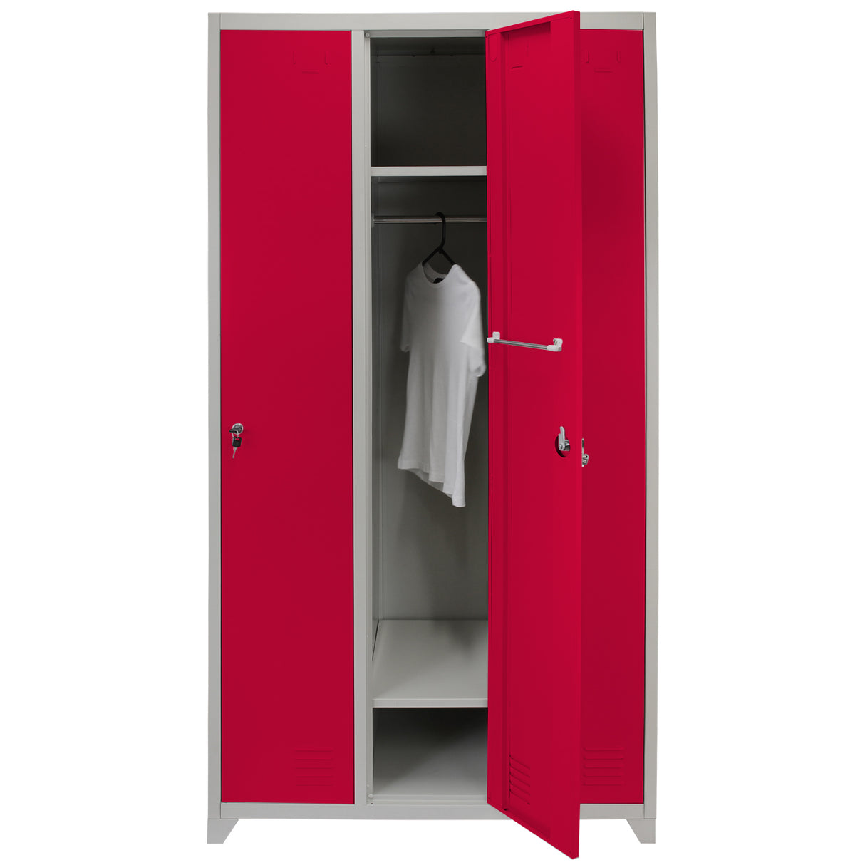Armário de metal vermelho com três portas, interior amplo e prateleira, ideal para armazenamento em ambientes diversos