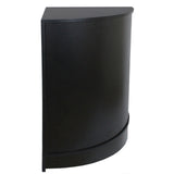 Balcão de canto para loja de varejo em preto, com formato curvo, acabamento liso e moderno, ideal para otimizar espaços comerciais