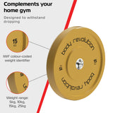 Disco de anilha olímpica de 15 kg, cor dourada, com identificação de peso e design resistente, ideal para treinos em casa