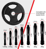 Discos olímpicos em borracha preta com pegas tri-grip, variando de 1,25kg a 25kg, com design ergonômico e texturizado