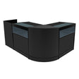 Conjunto de balcões comerciais em preto, com design moderno, iluminação LED, superfícies de vidro e acabamento liso e elegante