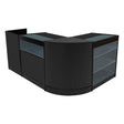 Conjunto de balcões comerciais em preto, com design moderno, iluminação LED, superfícies de vidro e prateleiras espaçosas para exibição
