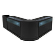 Conjunto de balcões comerciais em preto, com iluminação LED, design moderno e superfícies lisas, ideal para exibição de produtos
