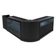 Conjunto de balcões comerciais em preto, com design moderno, iluminação LED e prateleiras de vidro, ideal para lojas e exposições