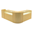 Conjunto de balcões comerciais em cor maple, com acabamento liso, iluminação LED embutida e design moderno em formato de L