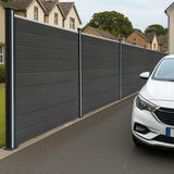 Vedação de Exterior em WPC e Alumínio – 2xPainéis Quadrado + 1xOblíquo + 3xPostes com LED | Cinza