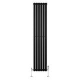 Radiador de coluna simples oval preto, com design vertical e válvulas, ideal para aquecimento eficiente em ambientes modernos