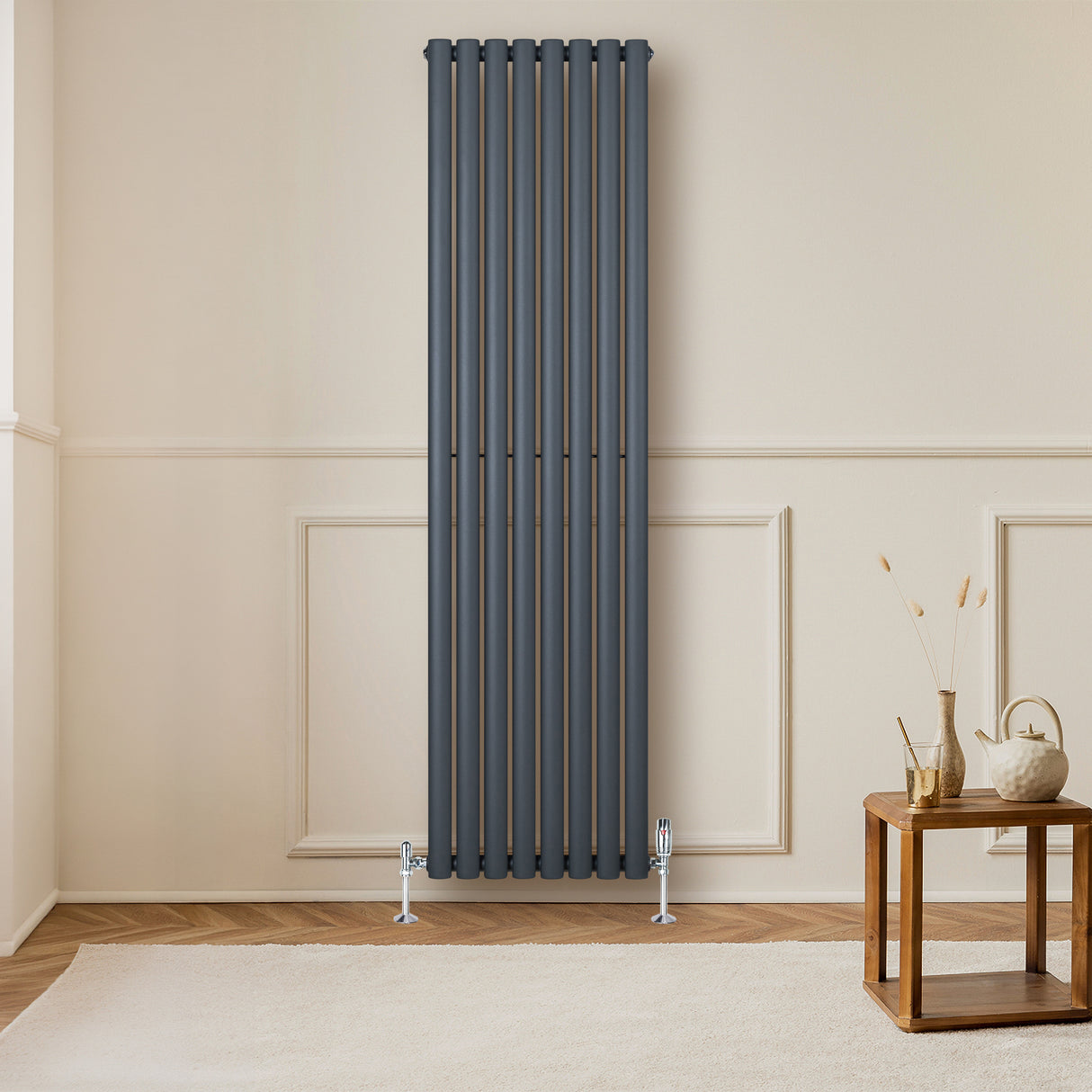 Radiador de coluna oval cinza antracite, 1800 mm x 480 mm, com design elegante e válvulas cromadas, ideal para aquecimento moderno