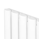 Radiador de coluna oval branco, com design simples e elegante, medindo 1800 mm x 480 mm, ideal para aquecimento eficiente