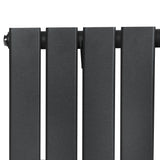 Radiador plano de coluna simples em cinza antracite, com acabamento liso e design moderno, medindo 600 x 700 mm