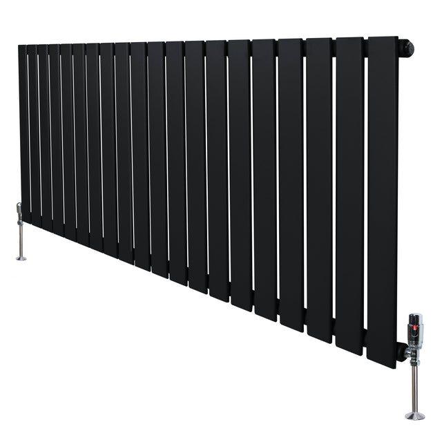 Radiador plano de coluna simples em preto, com design elegante e moderno, medindo 600 x 1400 mm, equipado com válvulas ajustáveis