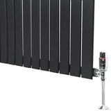 Radiador plano de coluna simples em cinza antracite, com design moderno e válvulas cromadas, ideal para aquecimento eficiente