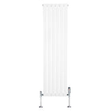 Radiador plano de coluna simples, 1600 × 420 mm, acabamento branco, com válvulas cromadas e design moderno e elegante