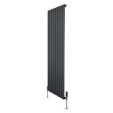 Radiador plano de coluna simples em cinza antracite, com design vertical e válvulas, ideal para aquecimento eficiente e moderno