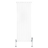 Radiador plano de coluna simples branco, 1600 x 560 mm, com válvulas cromadas, design moderno e superfície lisa e brilhante