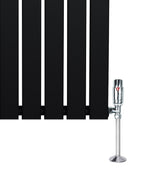 Radiador plano de coluna simples, 1600 x 700 mm, com acabamento preto e válvulas cromadas, ideal para aquecimento eficiente