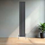 Radiador plano de coluna simples cinzento antracite, com design vertical, textura lisa e válvulas, ideal para aquecimento moderno